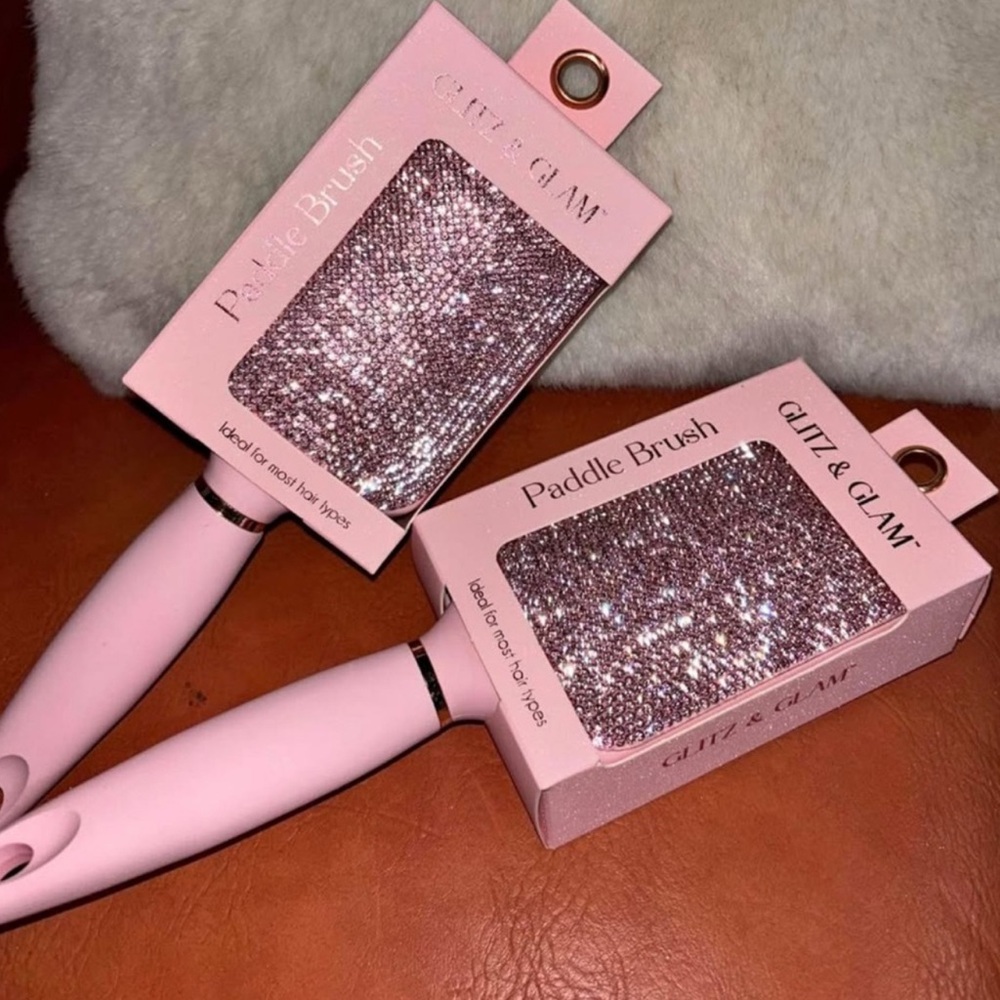 ONLY 3 LEFT - Glitz & Glam bedazzled brush - LIMITED EDITION